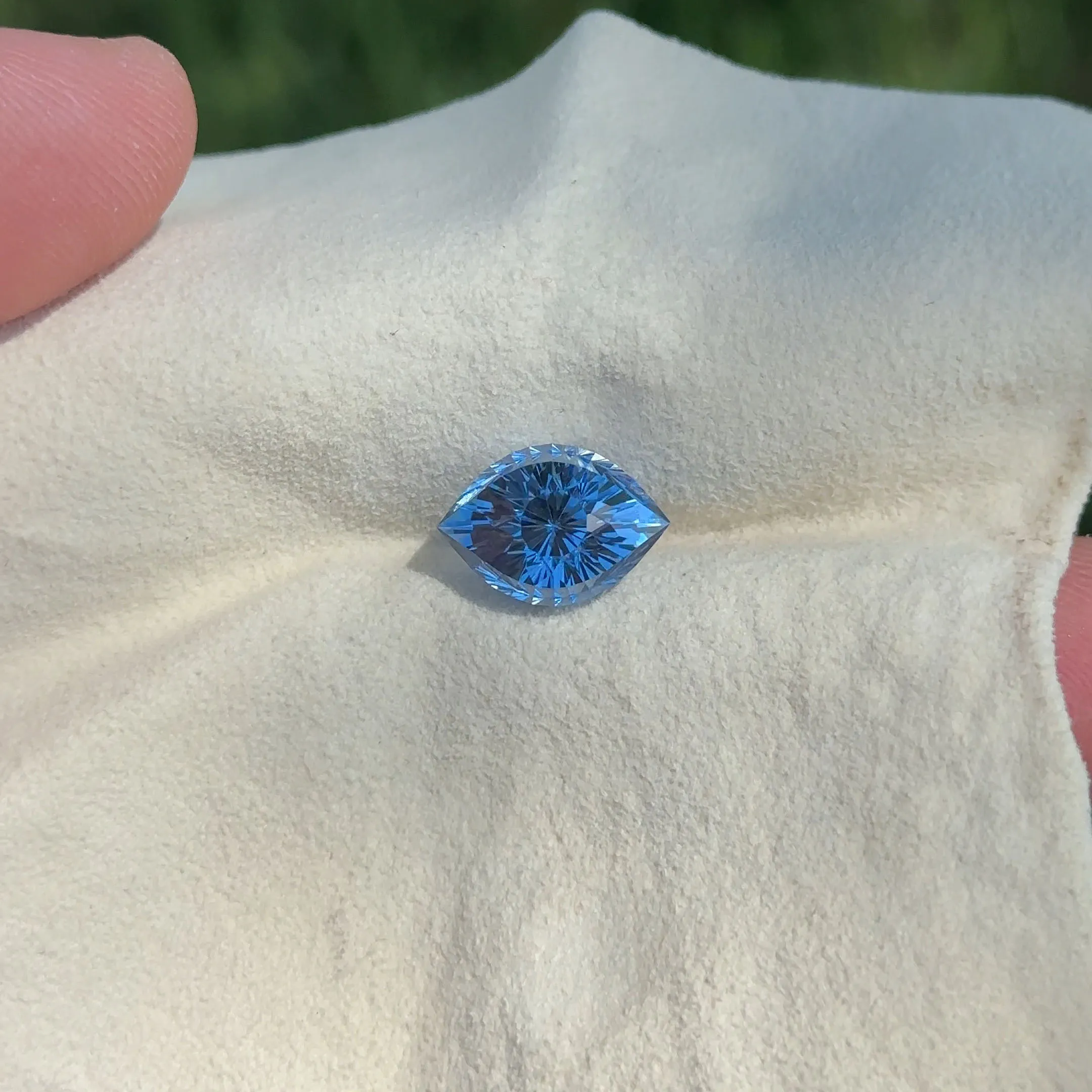 Cleopatra's Eye Blue Spinel 14.36 x 10.07 mm  – 8.880 ctw